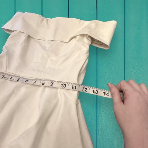 Lulus White Asymmetrical Off The Shoulder Spring Blouse Size S - Picture 2 of 9